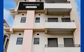 Townhouse Beltola Tiniali Formerly Hotel Pratishtha